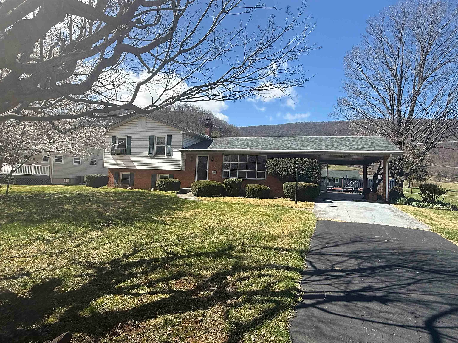 3010 Valley Ridge Rd photo 1