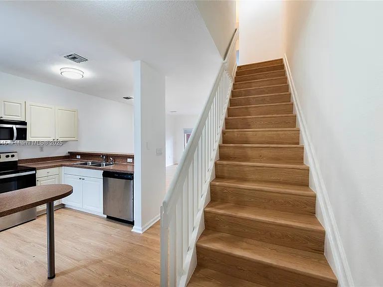 17347 NW 7th Ave — Photo 5