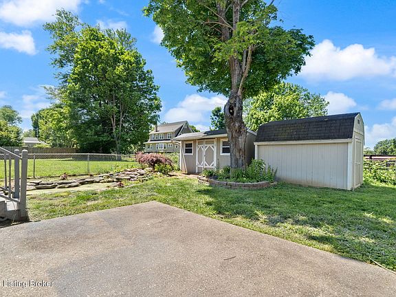 3rd image of 6510 Ridge Cliff Rd
