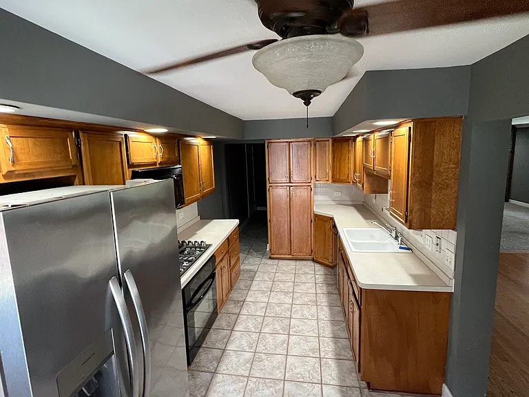 230 Woodrow St — Photo 10