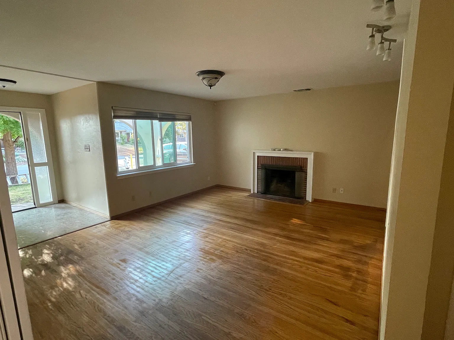 1816 Richmond Street — Photo 4