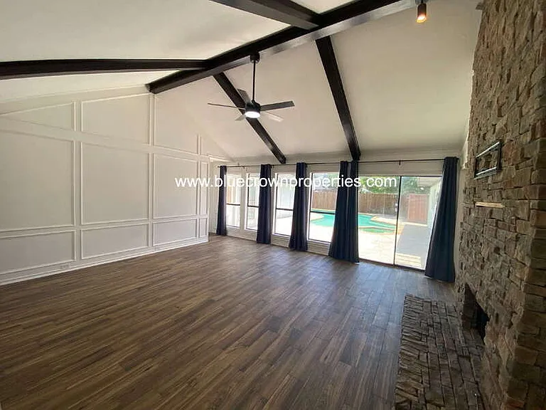 3736 Solarium Pl — Photo 2