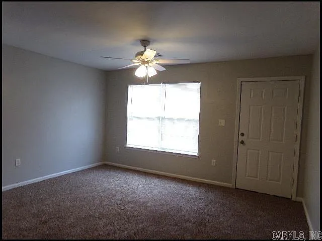 3215 Ludwig St #B — Photo 3