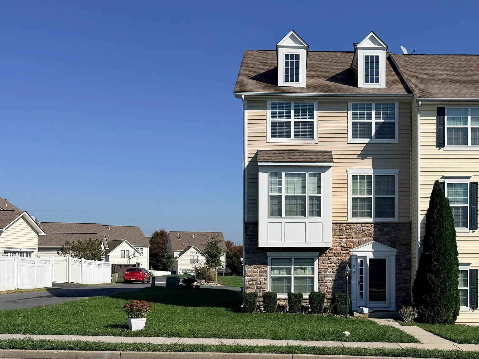 4 bed, 2237 sqft, $3,200 — Photo 1