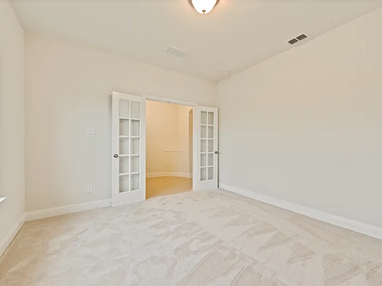 816 Bird Creek Dr — Photo 5