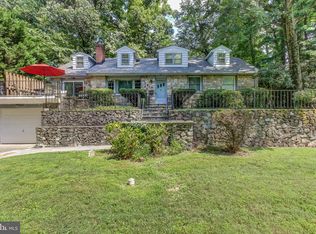 8512 Forest St, Annandale, VA 22003