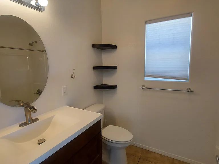 713 W Summit St — Photo 10