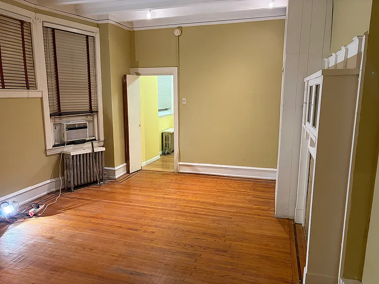 2041 W Tioga St #1 — Photo 9