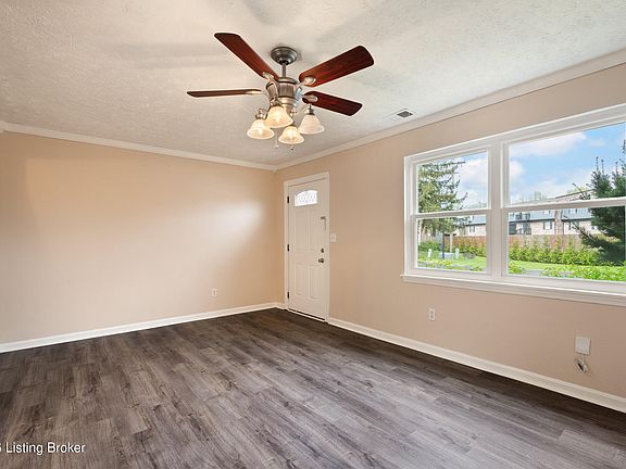 5th image of 9840 Oakshire Dr