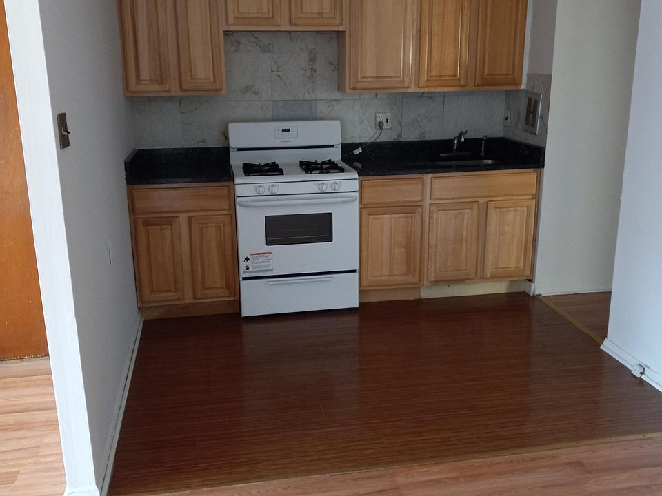 2nd image of 9530 Evans St