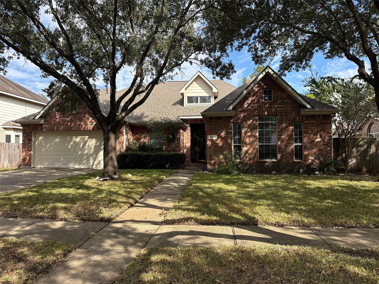 4 bed, 2768 sqft, $2,500 — Photo 1