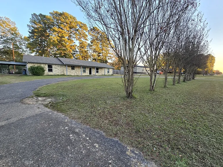 1514 State Highway 155 N — Photo 32