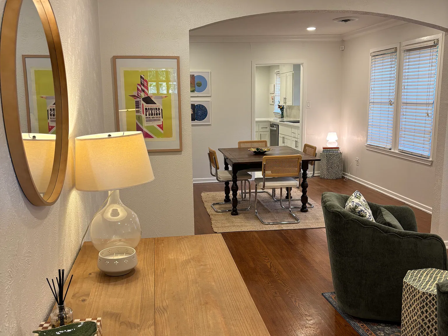 4 bed, 2117 sqft, $5,600 — Photo 4