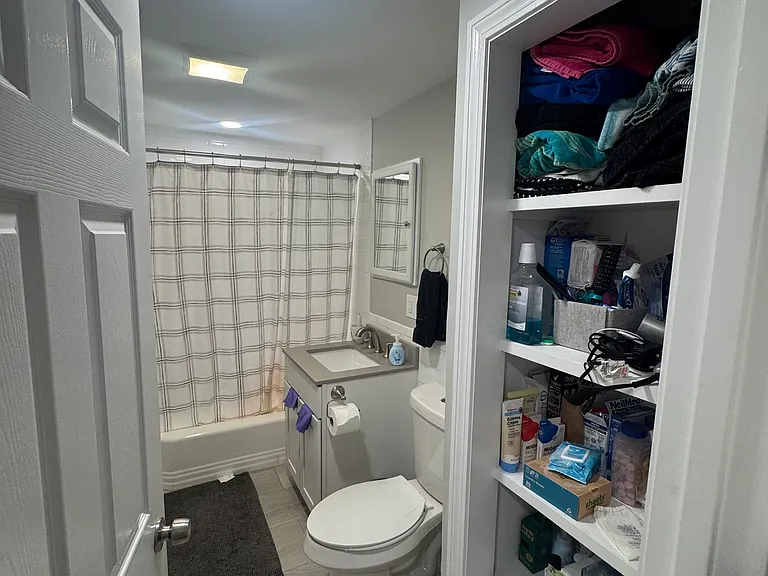 505-507 Talbot Ave #2 — Photo 8