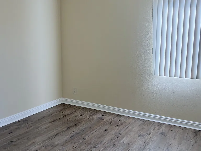 1007 Raleigh St #208 — Photo 11