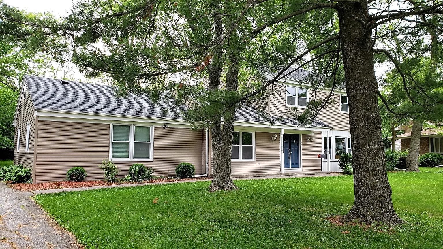 607 Brookwood Ter photo 1