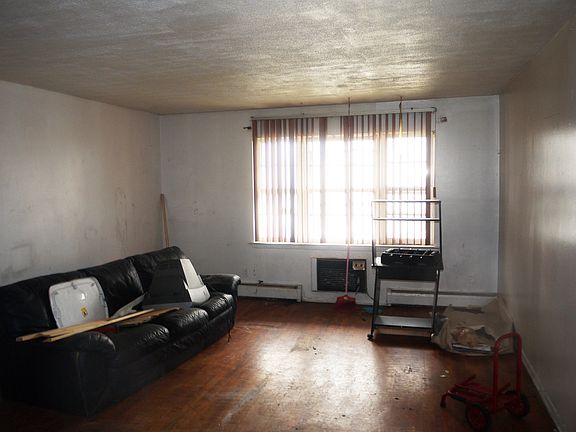 2nd image of 1137 E 105th St