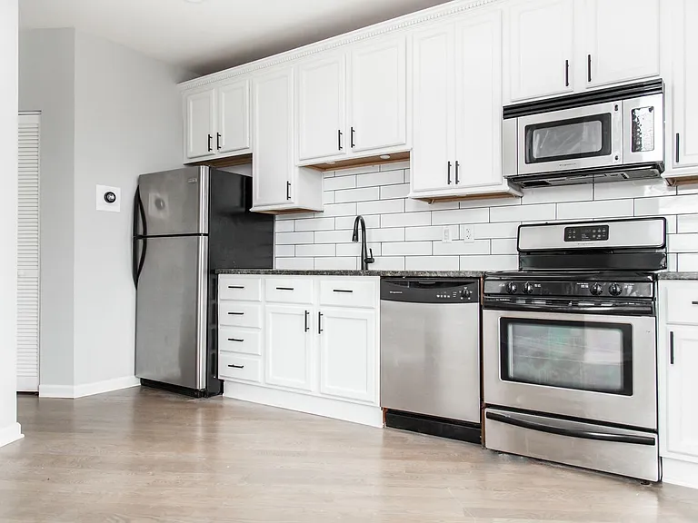 3266 N Clark St #2G — Photo 3