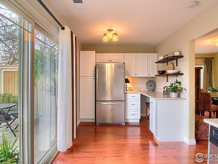 855 W Moorhead Cir — Photo 14