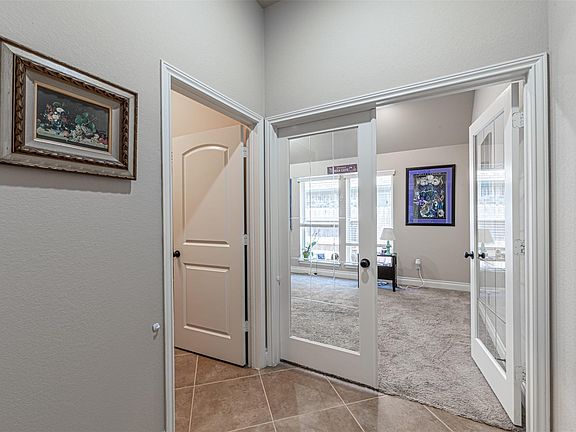 4th image of 7 Bear Grove Dr