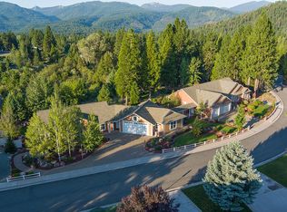 527 Pauls Pl, Mount Shasta, CA 96067