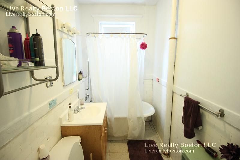 2nd image of 9 Egremont Rd APT 9F