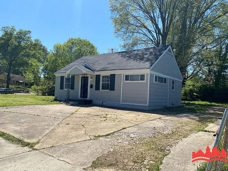 2302 Alameda Ave — Photo 3