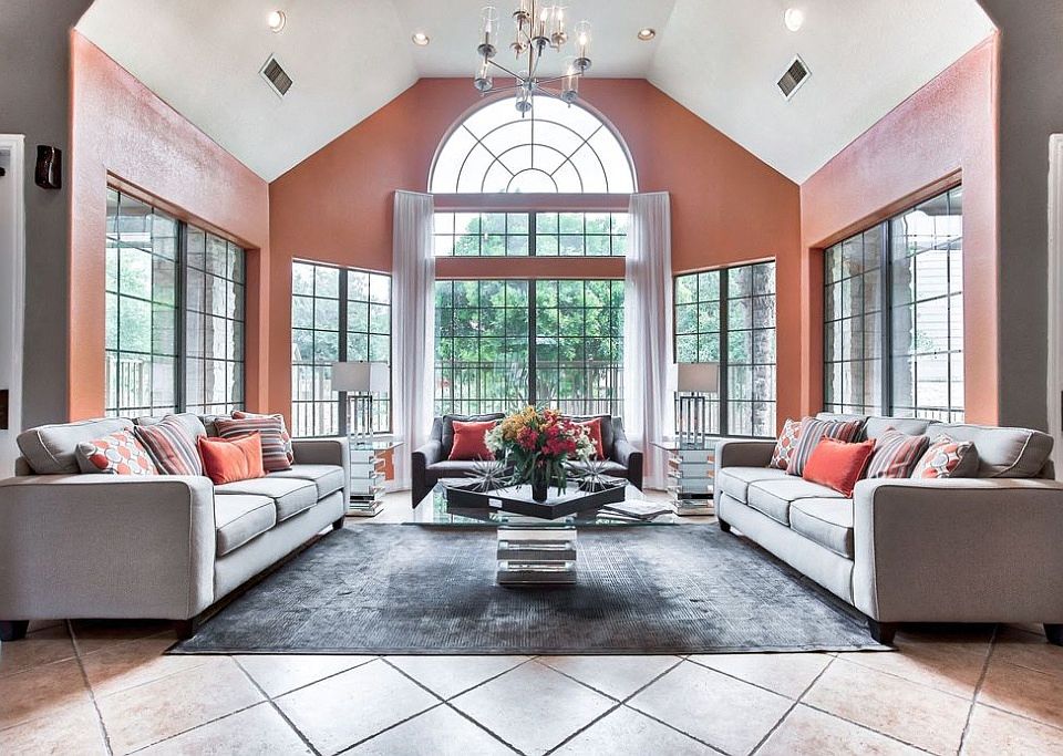 At Vance Jackson, we have all you need to feel right at home. Located in beautiful San Antonio, our prime location is near many restaurants, retail, and much more.