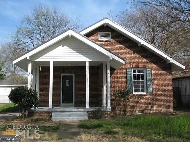 2 bed, 1.0 bath, 1272 sqft, $1,250 — Photo 1
