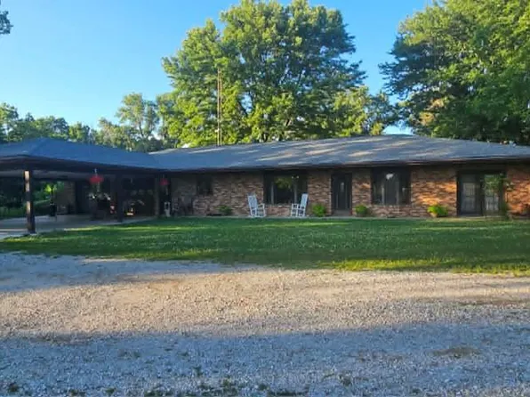220 S 15th St, Downing, MO 63536