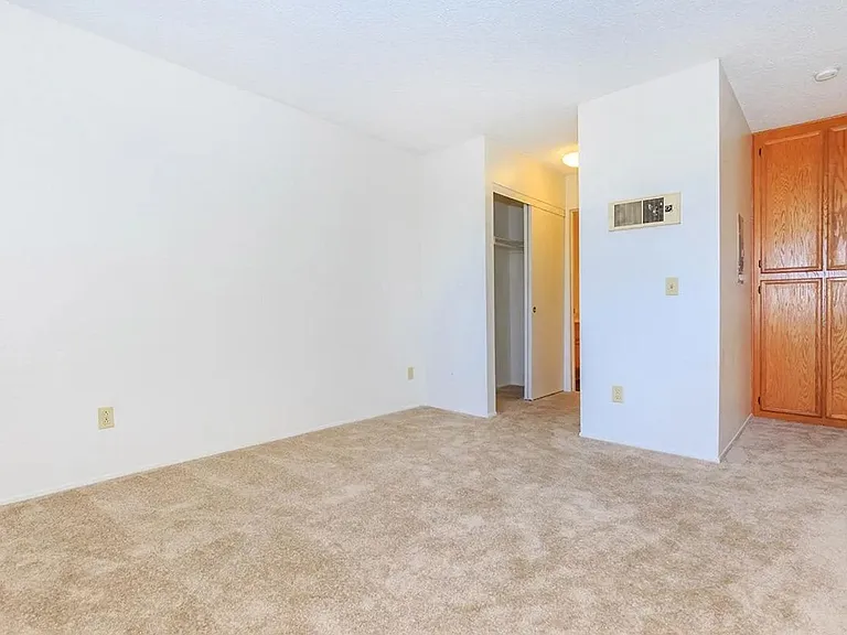 Windsong Apartments — Photo 22