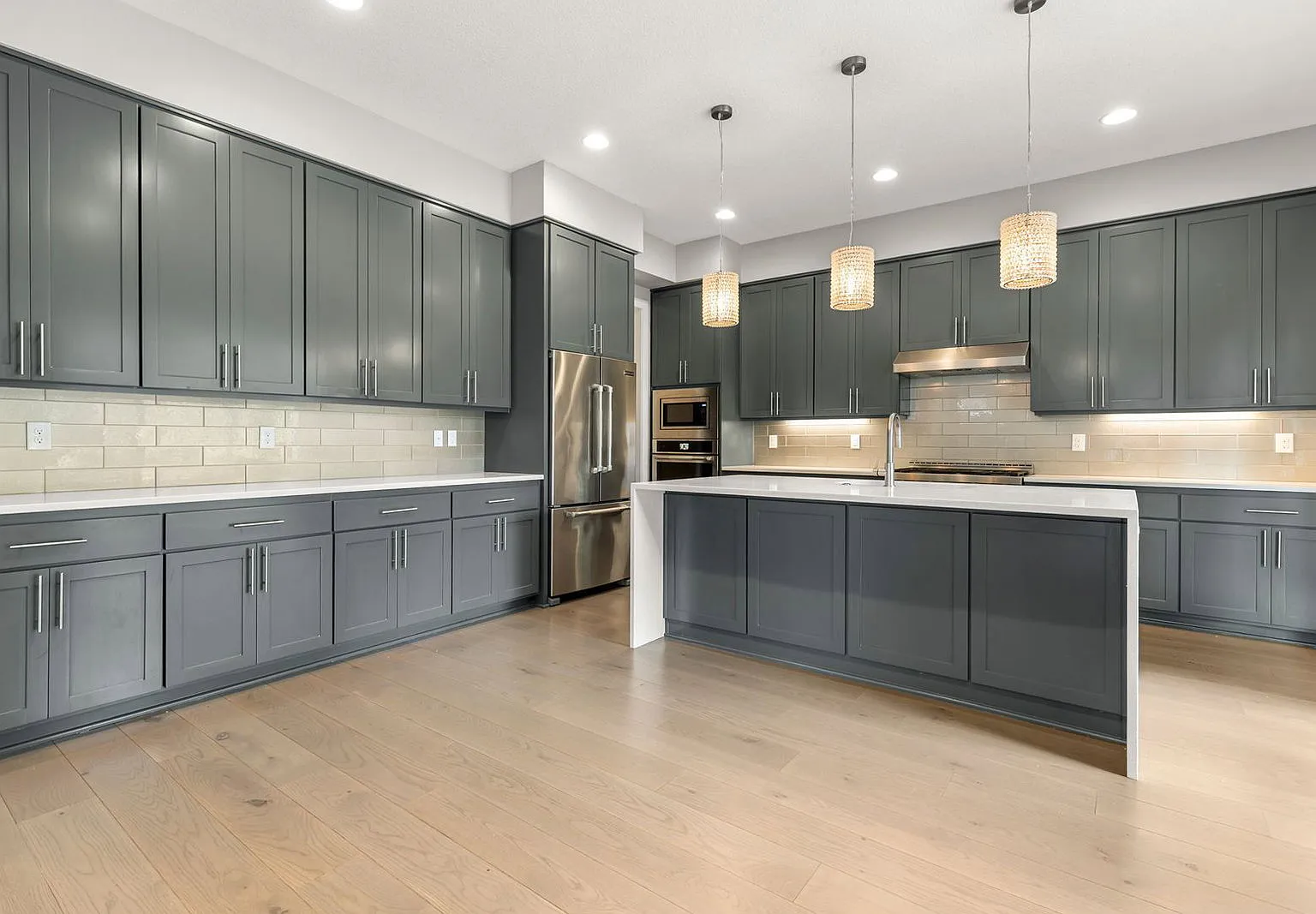 4 bed, 2.5 bath, 3117 sqft, $4,800 — Photo 3