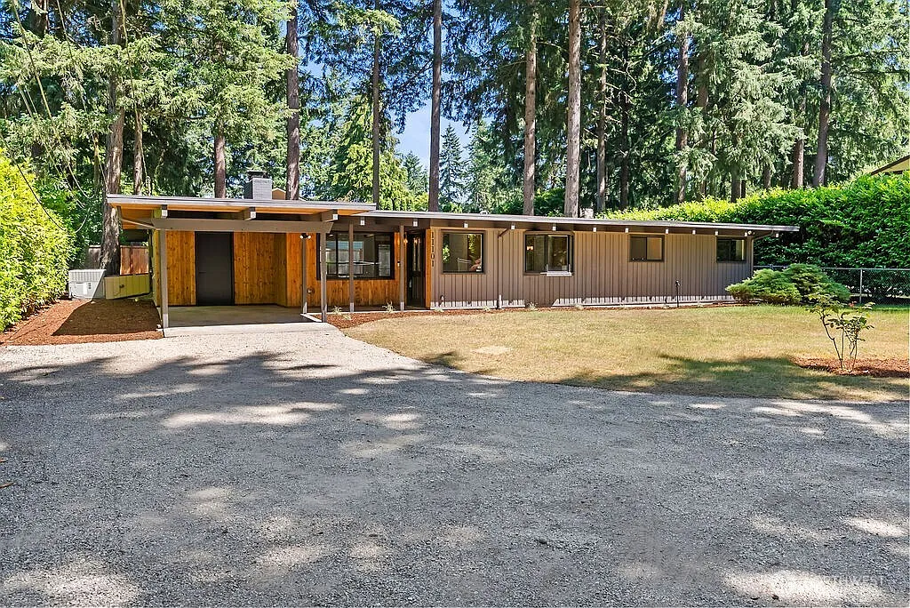 11101 Lake Steilacoom Drive SW photo 1