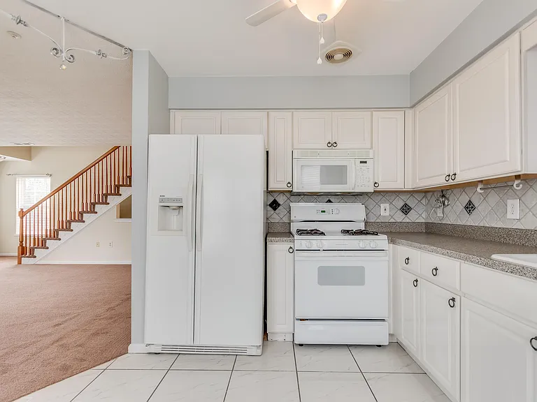 5806 Riverfront Dr — Photo 7