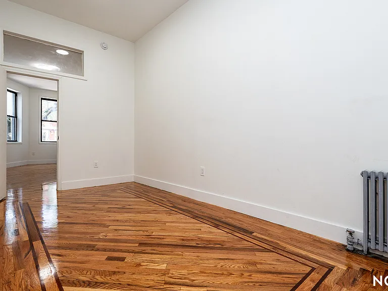 88 Menahan St #1L — Photo 8