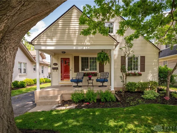 209 Triangle Ave, Oakwood, OH 45419