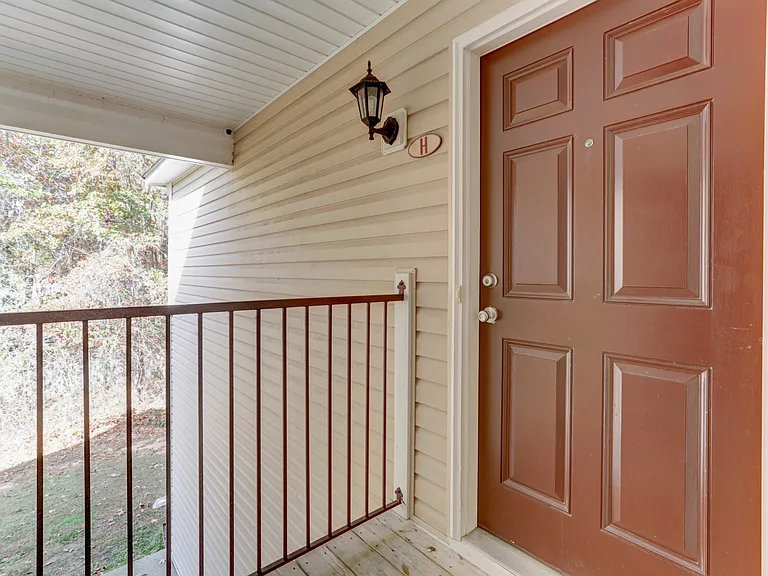 Rim Creek Apartments — Photo 5