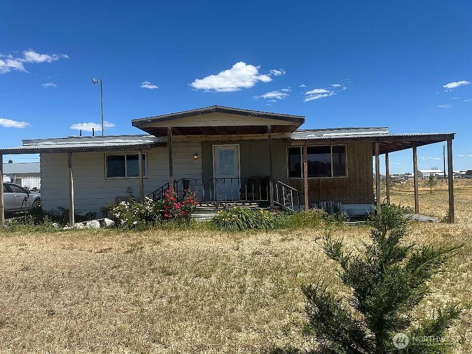 1st image of 3801 Rd E NE