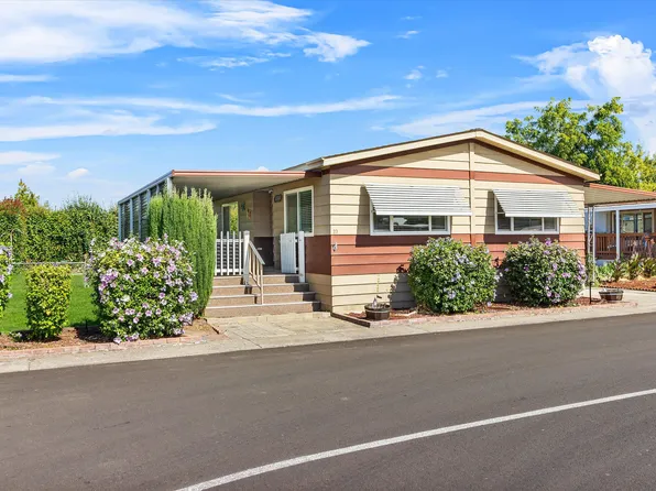 301 Freeman Rd Unit 23, Central Point, OR 97502