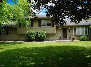 3405 Maple Springs Dr, Canfield, OH 44406