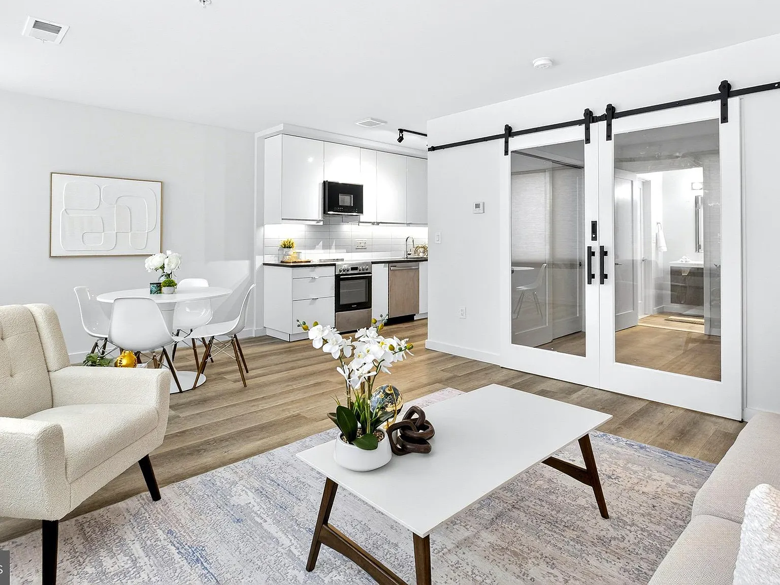 1 bed, 598 sqft, $1,875 — Photo 4