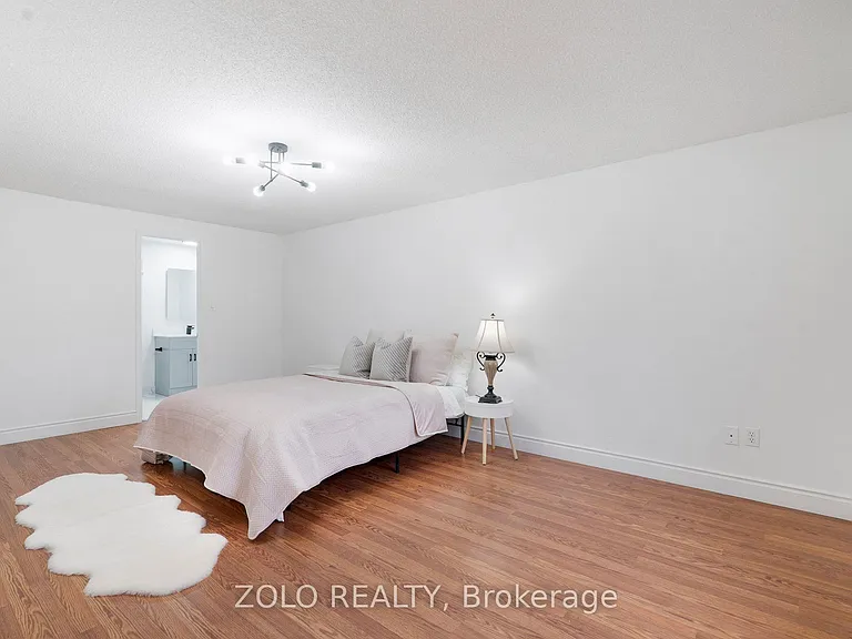 272 Elman Cres — Photo 20