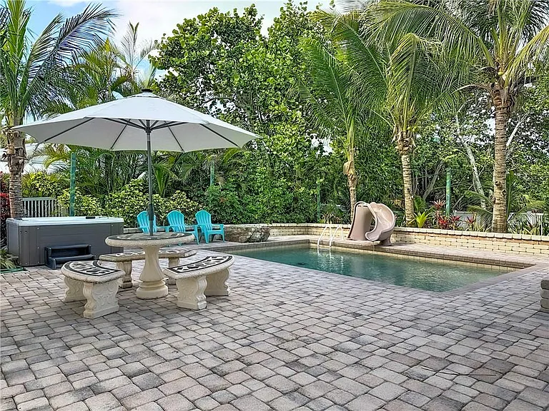 1810 E Sandpiper Rd — Photo 43