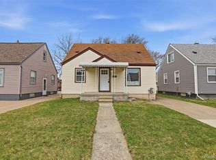 29871 Quinkert St, Roseville, MI 48066