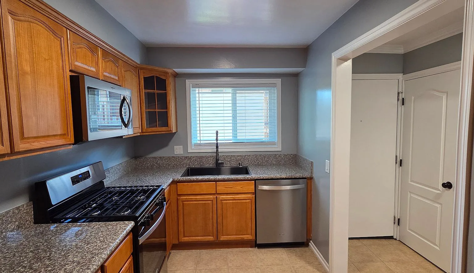 Styled Townhome Apartment — Photo 2