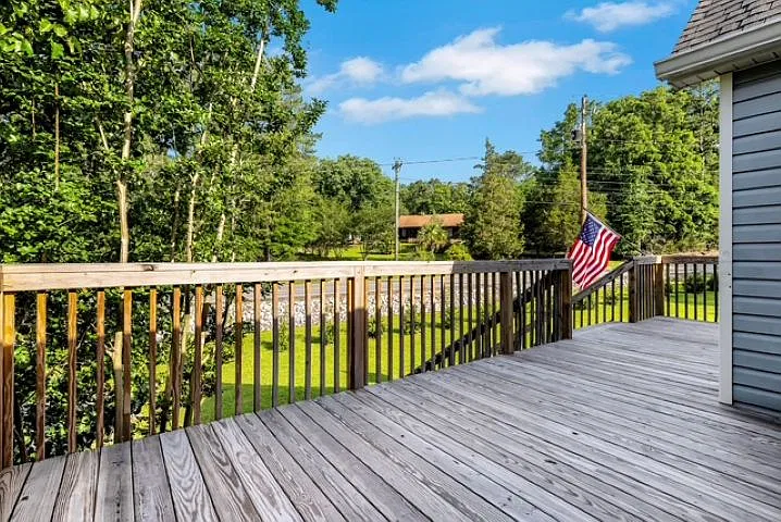 5 bed, 2677 sqft, $2,900 — Photo 3