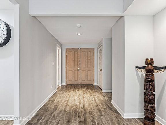 2nd image of 601 Mulberry Pl APT 1I