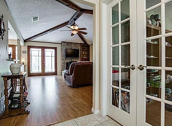 3rd image of 701 Highland Park Dr