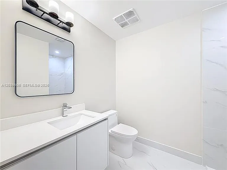 700 NE 24th St #4904 — Photo 25