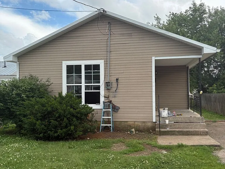 1530 Kenton St — Photo 1